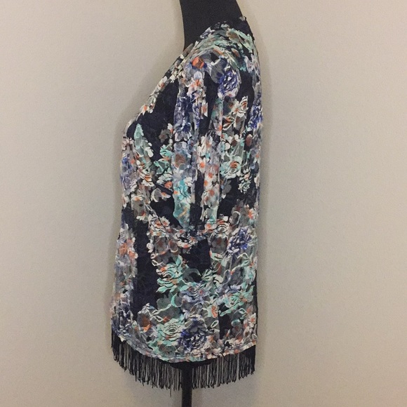 Almost Famous Floral Navy Kimono Size Small - Picture 2 of 3